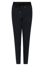 Afbeelding in Gallery-weergave laden, Alexia - ZOSO - Broek Travelstof - Stripe Black
